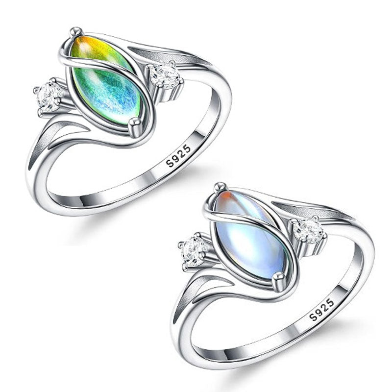 Anillo geométrico ovalado con detalles de circonia - Comprar 1 y llévate 1 gratis