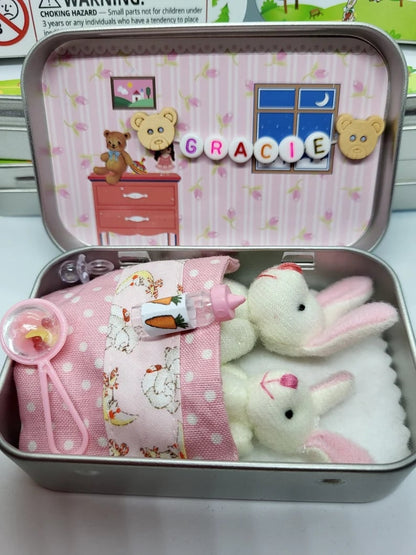 🔥 ¡El regalo de Pascua más bonito! 🎁 Adorables conejitos en una caja de lata – Mamá coneja y bebé conejo 🐰