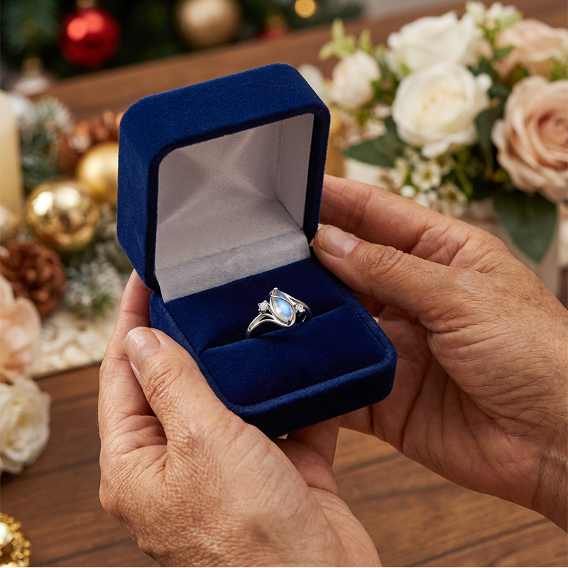 Anillo geométrico ovalado con detalles de circonia - Comprar 1 y llévate 1 gratis
