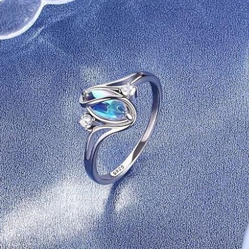 Anillo geométrico ovalado con detalles de circonia - Comprar 1 y llévate 1 gratis