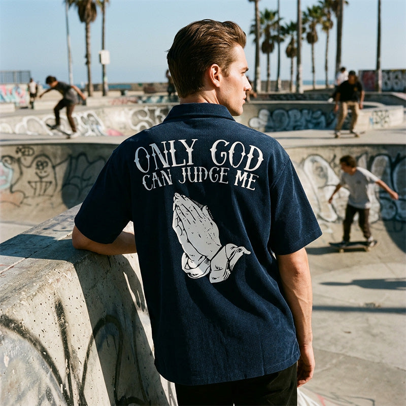 🙏 ¡OFERTA POR TIEMPO LIMITADO 50% DE DESCUENTO! 👕 Camiseta de Hombre 'Manos en Oración' – 100% Algodón, Estampado Simbólico ✨